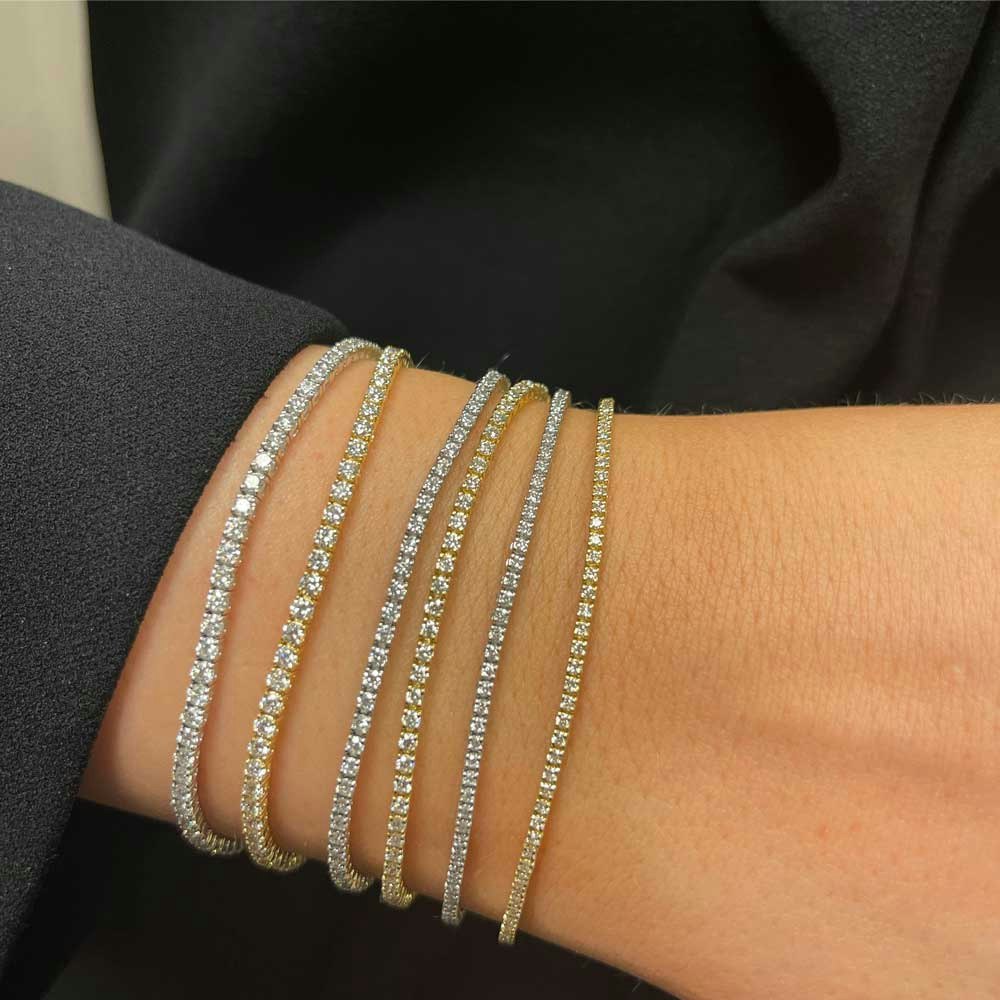 vackert guldarmband till dam, damarmband med diamanter, diamantarmband till henne från catwalksmycken