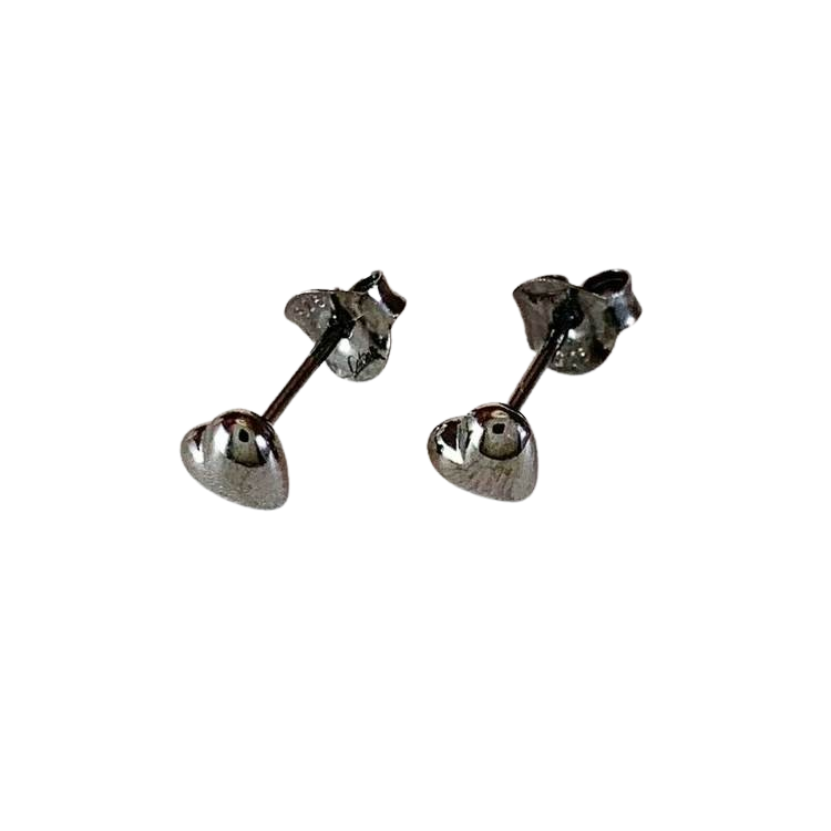 söta örhängen i oxiderat silver MINI HEART från Catwalk Jewellery