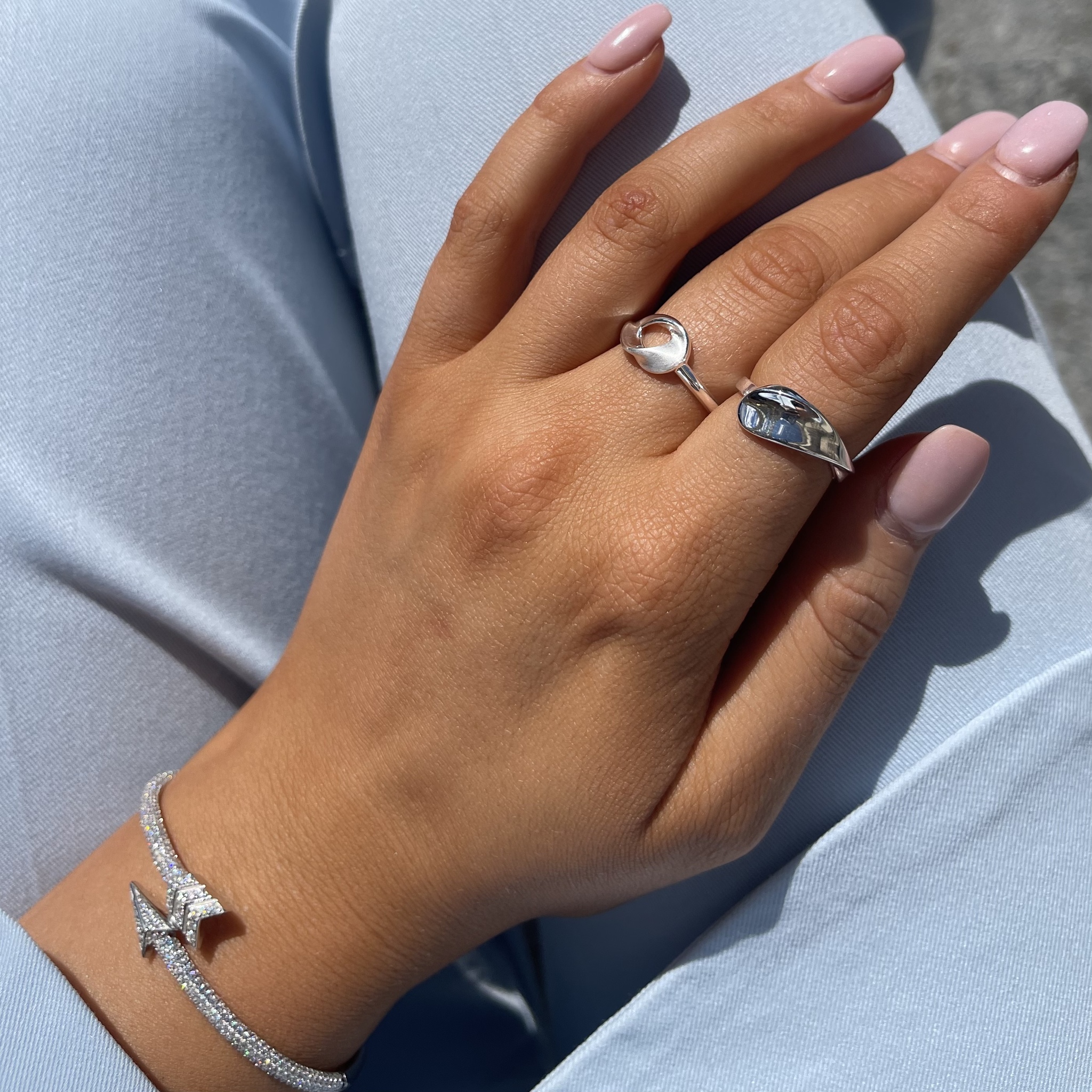 Vacker ring  i äkta 925 blankt silver från catwalksmycken