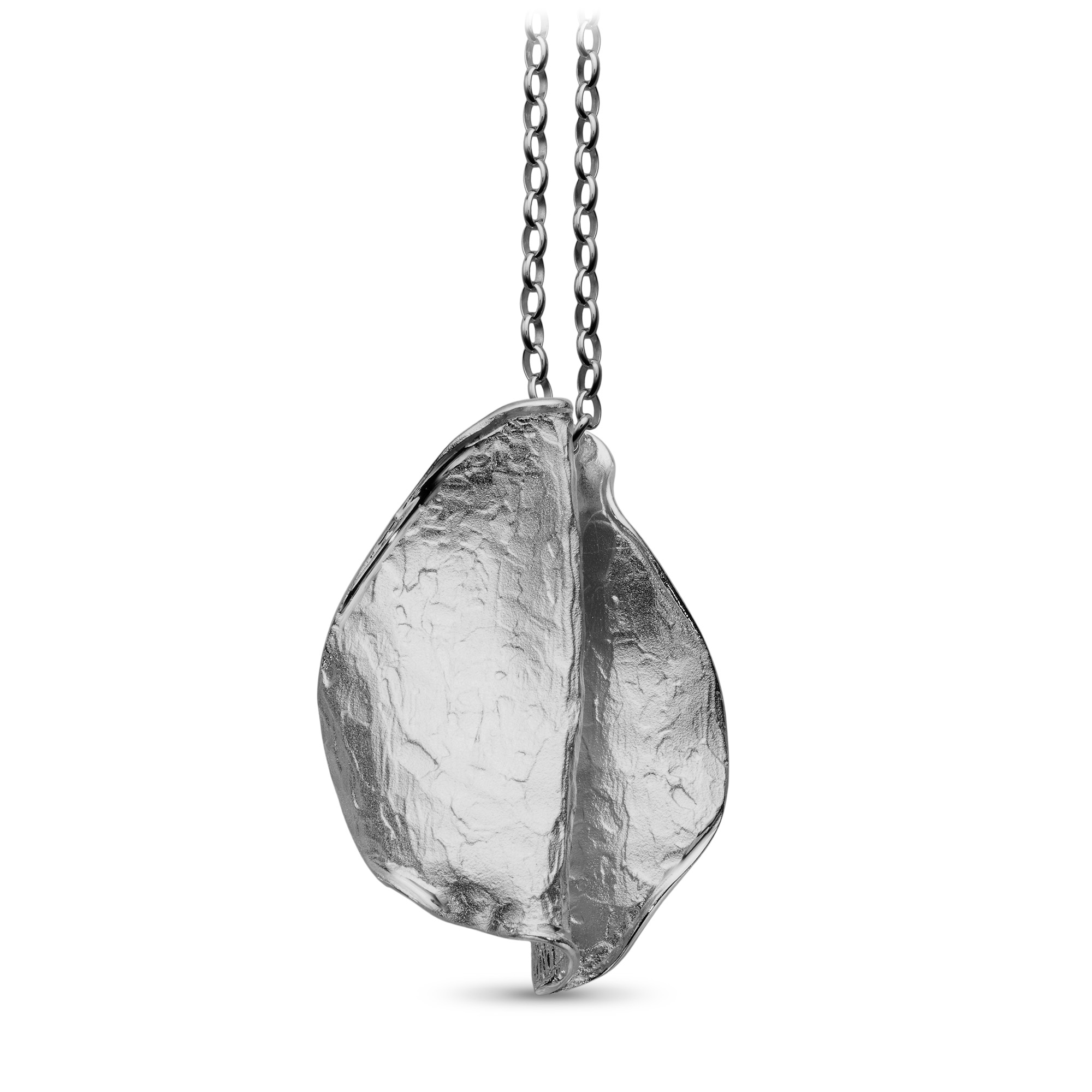 Vackert hänge i återvunnet 925 svart rhodinerat silver från catwalksmycken