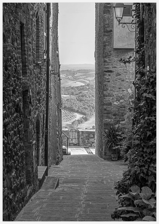 Tuscany Alley B&W – Fine Art Print