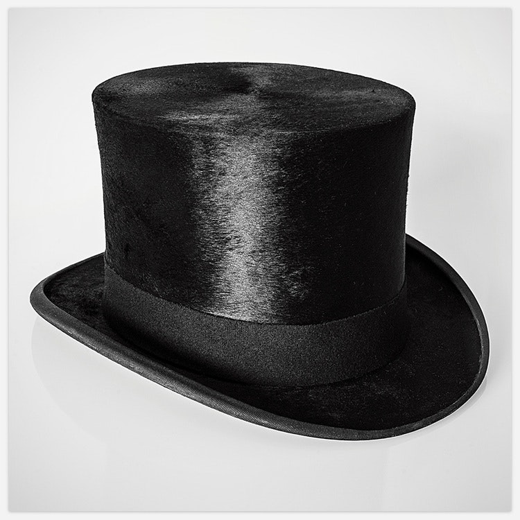 Tavla med hög hatt, top hat av Insplendor Art Studio i Sverige.