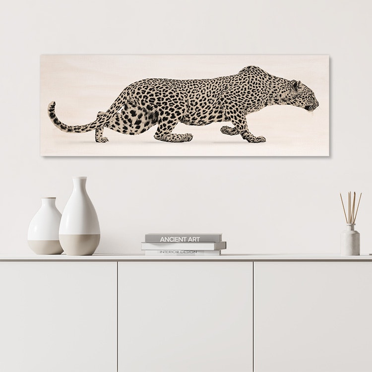 Canvastavla med smygande Leopard.