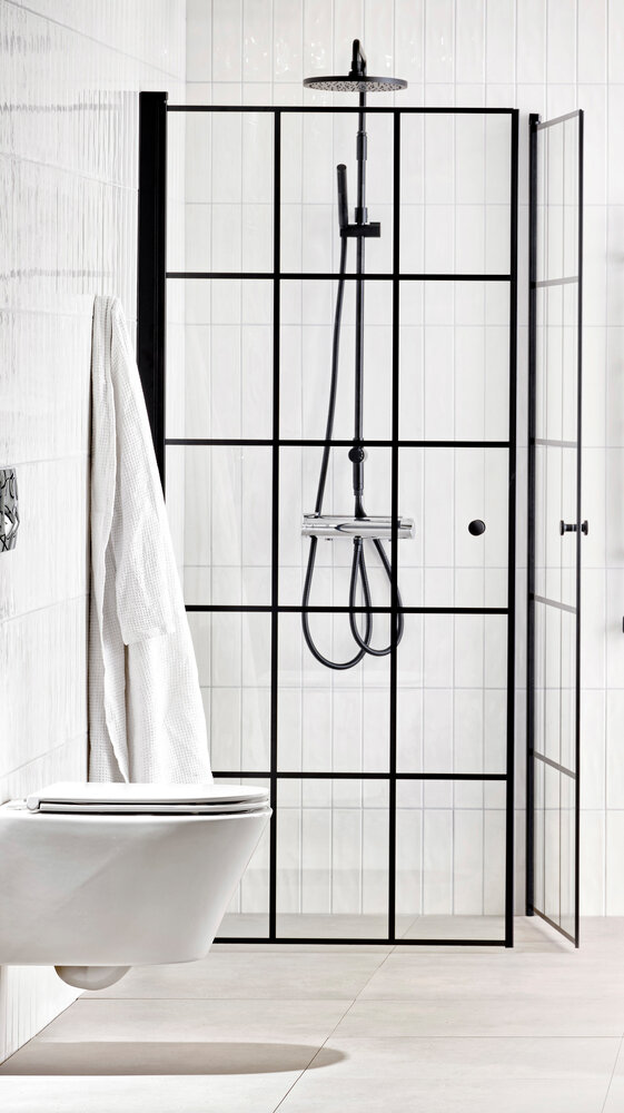 Alterna Lusso duschhörna 80x80 cm svart inklusive Monterat & Klart