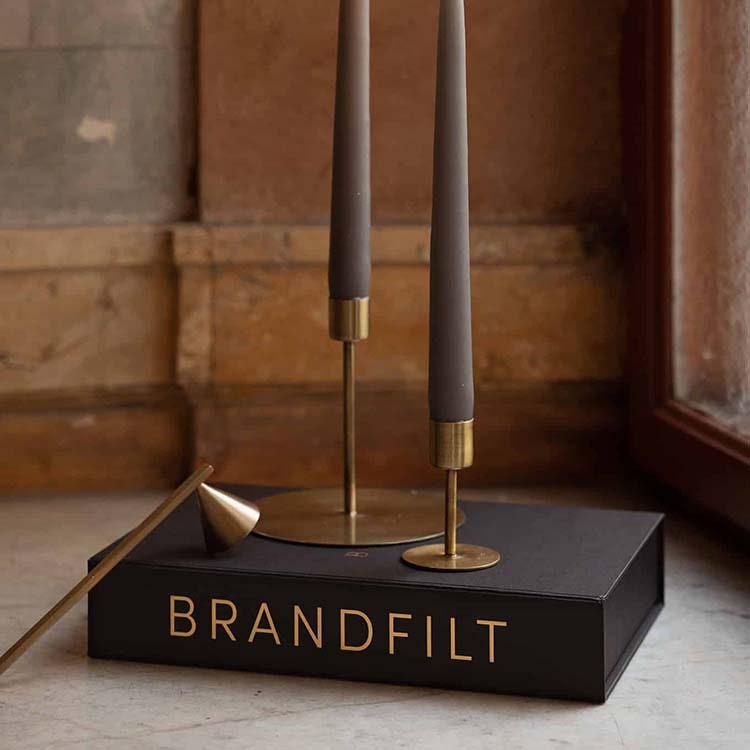 Presenttips svart elegant brandfilt från Eldstickan.