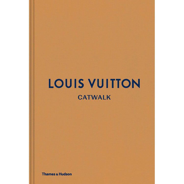Presenttips Louis Vuitton The Catwolk coffeetable bok från New Mags.