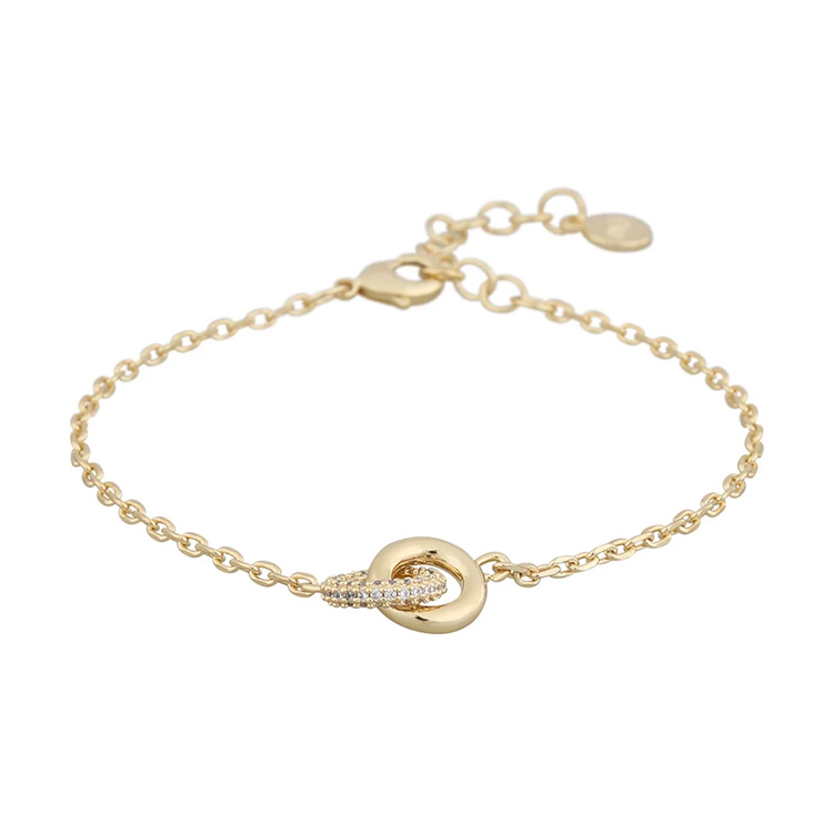 Vackra armbandet Mona chain i guld från Snö of Sweden.