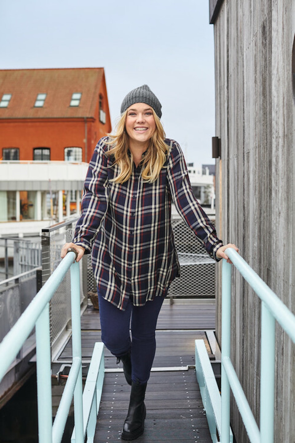 Skjortblus (40 kvar, motsvarar strl 42 i Signature)