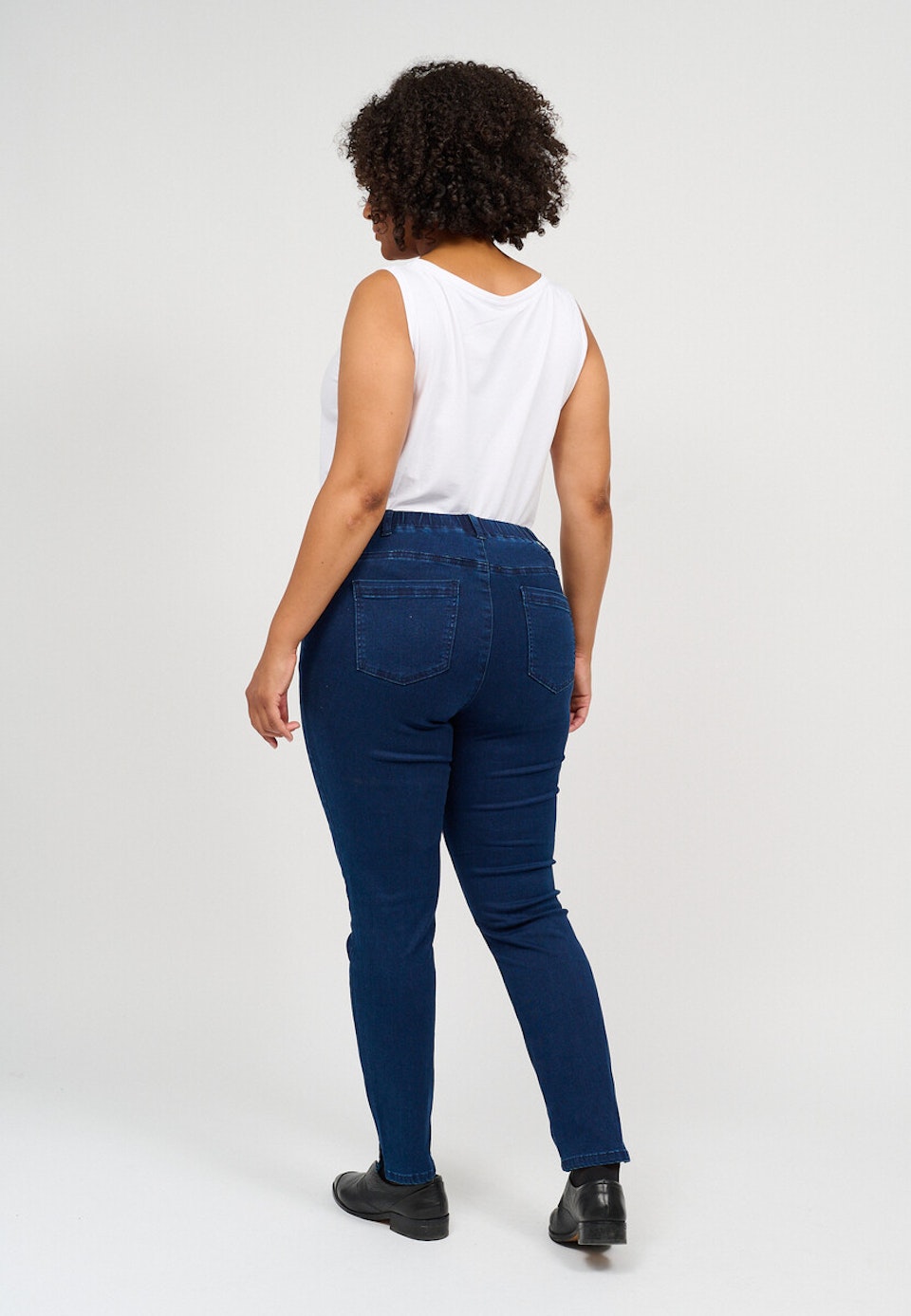 7/8 Jeans med resår i midjan (54,56 KVAR)