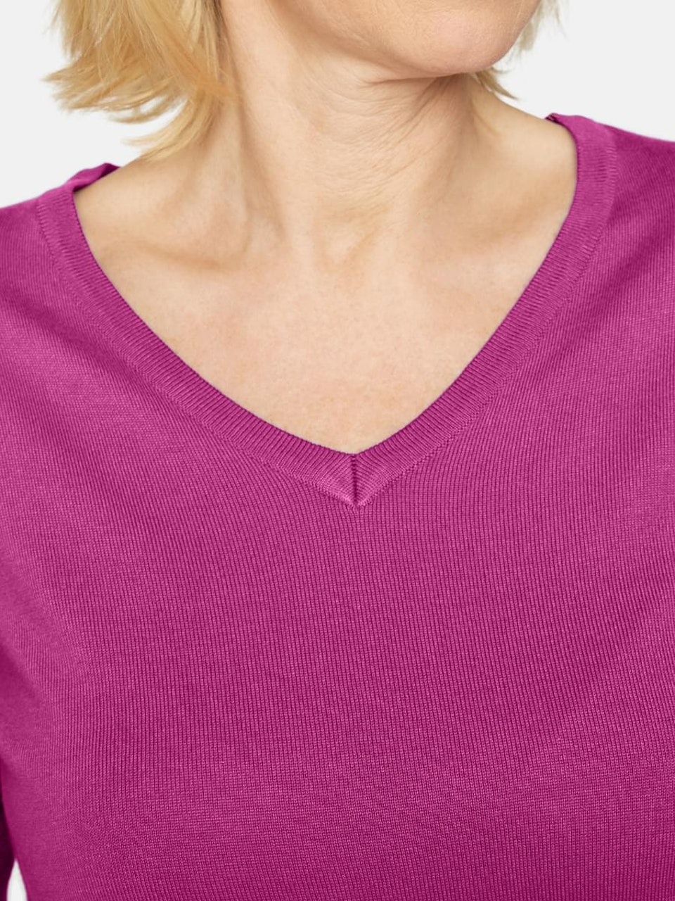 Topp med V-hals (2XL, 3XL KVAR)