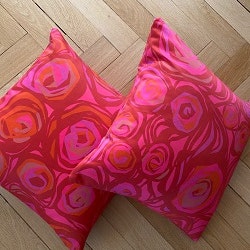 Ruusu Red 400 SEK Cushion cover | Pillow | Metsovaara  | Retro