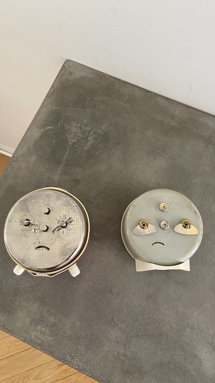 Grå/Beige väckarkloca retro, Beautiful grey vintage alarm klick