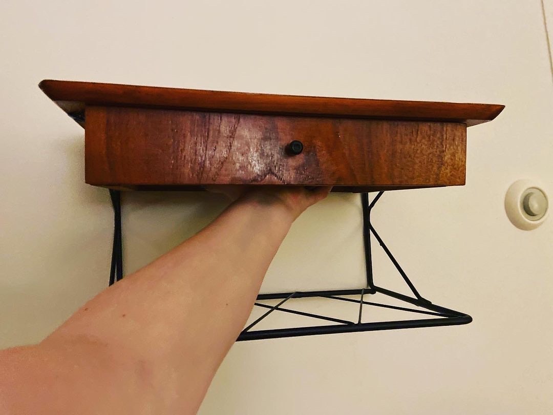 Telefonhylla i teak i bra skick
