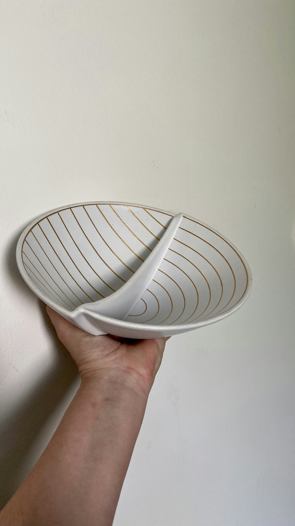 Bowl , Wilhelm Kåge for Gustavsberg Studio, Carrera, Guldsurrea