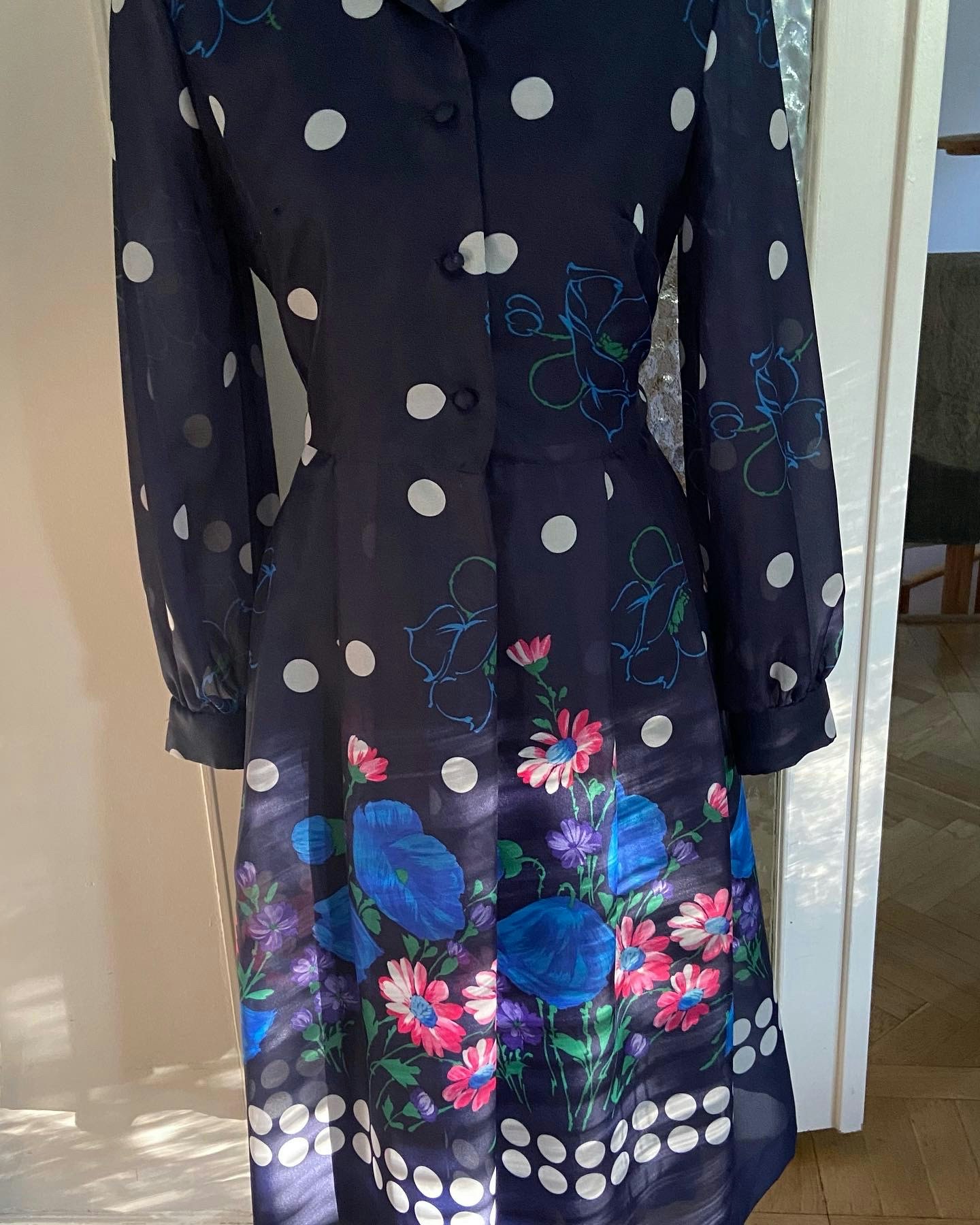 Beautiful vintage dress from the 70’s