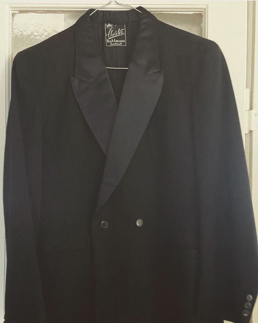 Tuxedo  in excellent conditiion