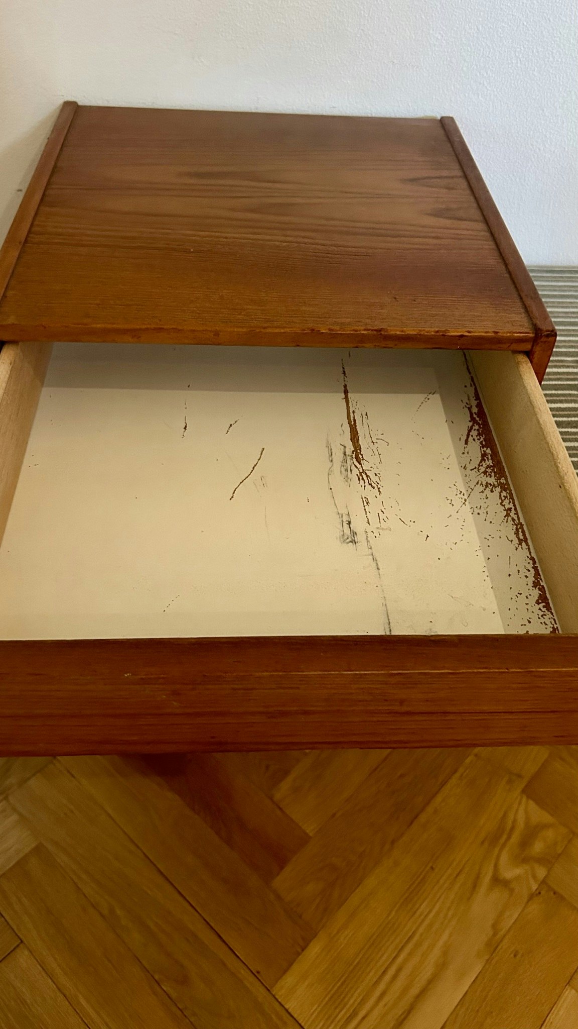 Telefonbänk i fint skick