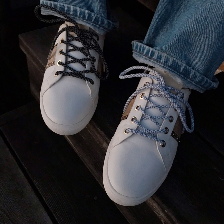 Reflective shoelaces round black - The Shoelace Brand
