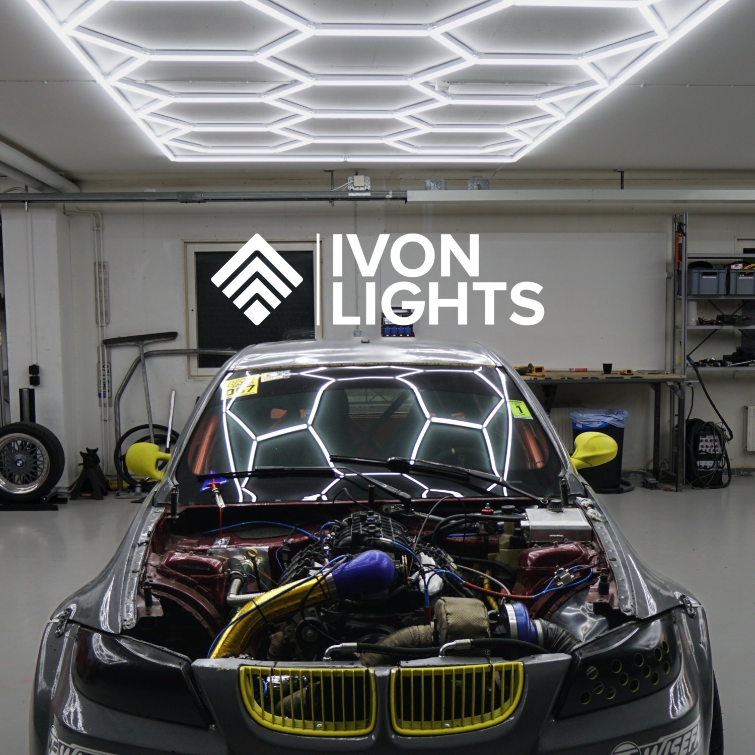 IVON BLACKOUT Hexagon Garagebelysning LED-Armatur 243x478cm