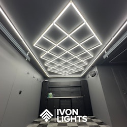 IVON BLACKOUT Cone LED Garagebelysning Svart 243x484cm