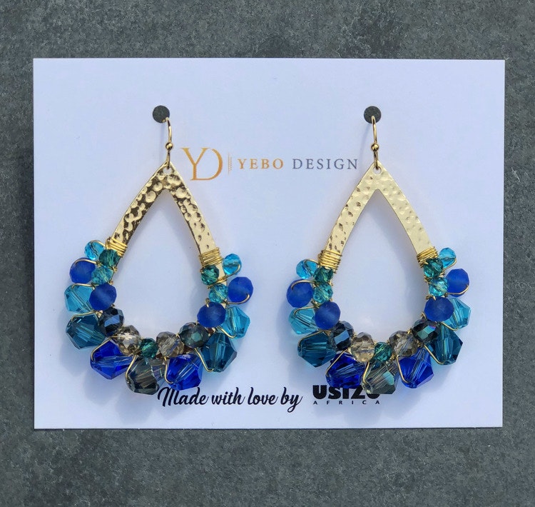 Drottning örhängen guld & blå - Yebo Design