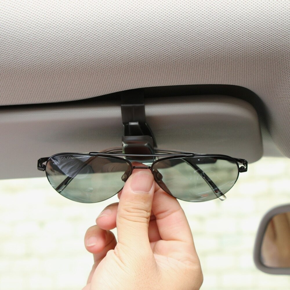 Glasögonhållare till bilen