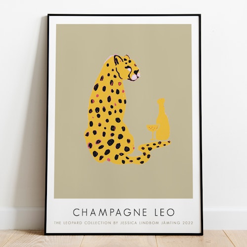 Champagne Leo  - Poster av Jessica Jämting