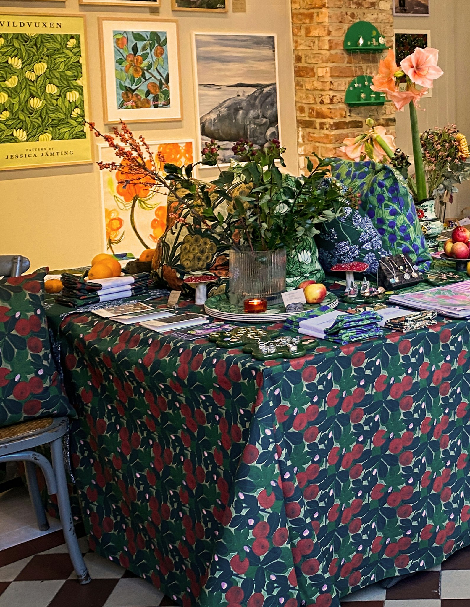 Lingonberries Bordsduk 140x200 cm – Ekologisk bomull