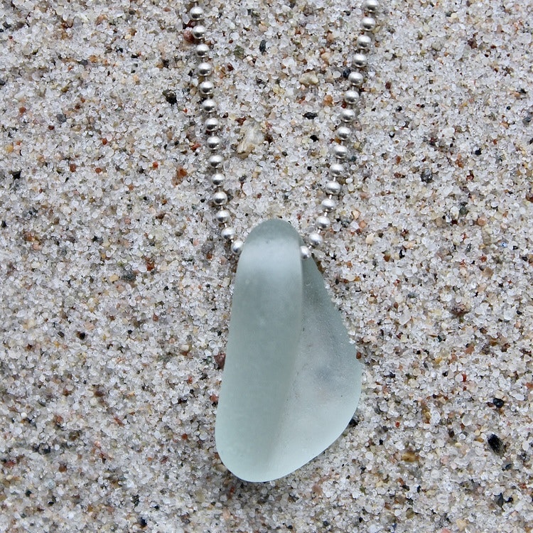 Turned by The Sea halsband