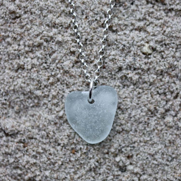 With Love halsband
