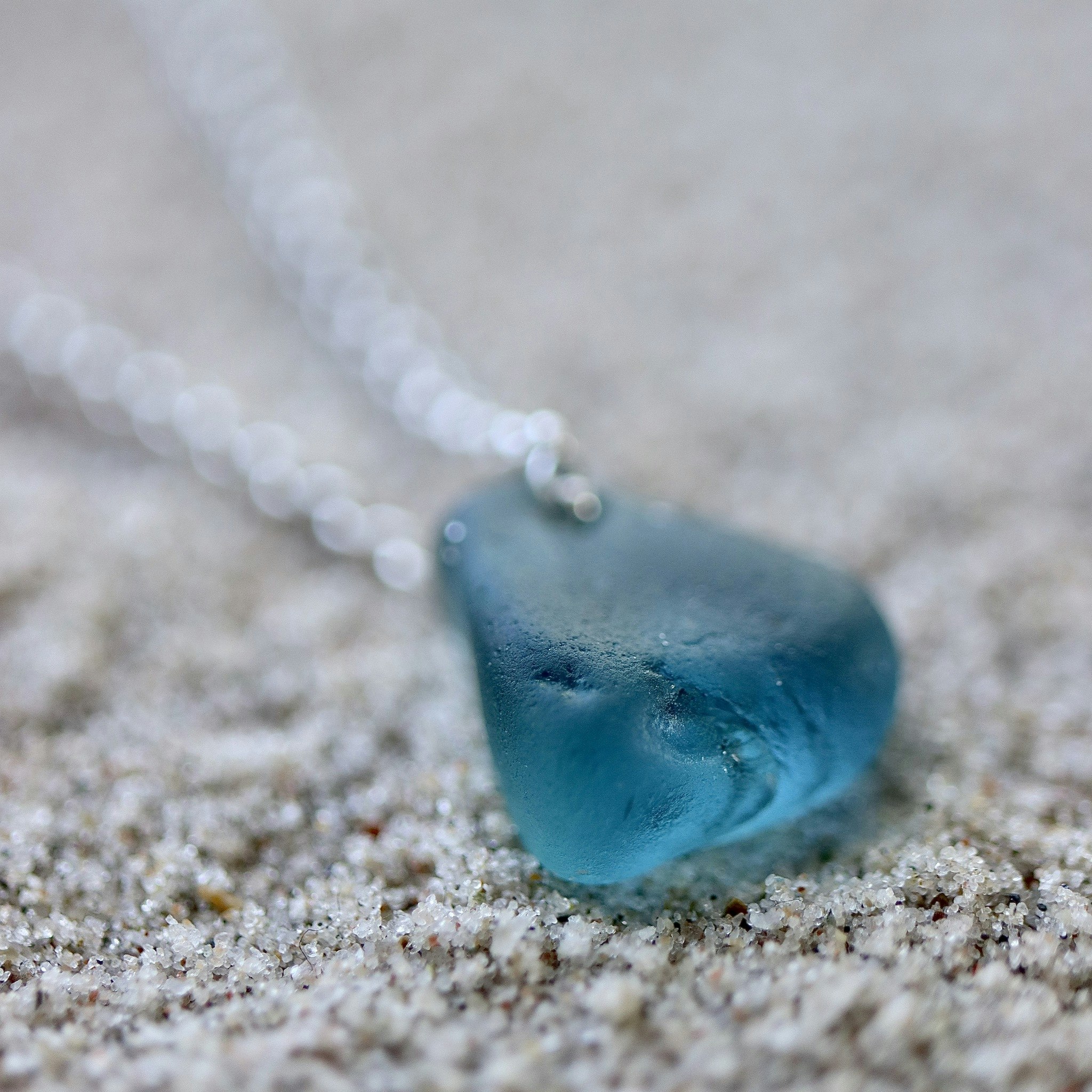 Storyteller In Blue halsband