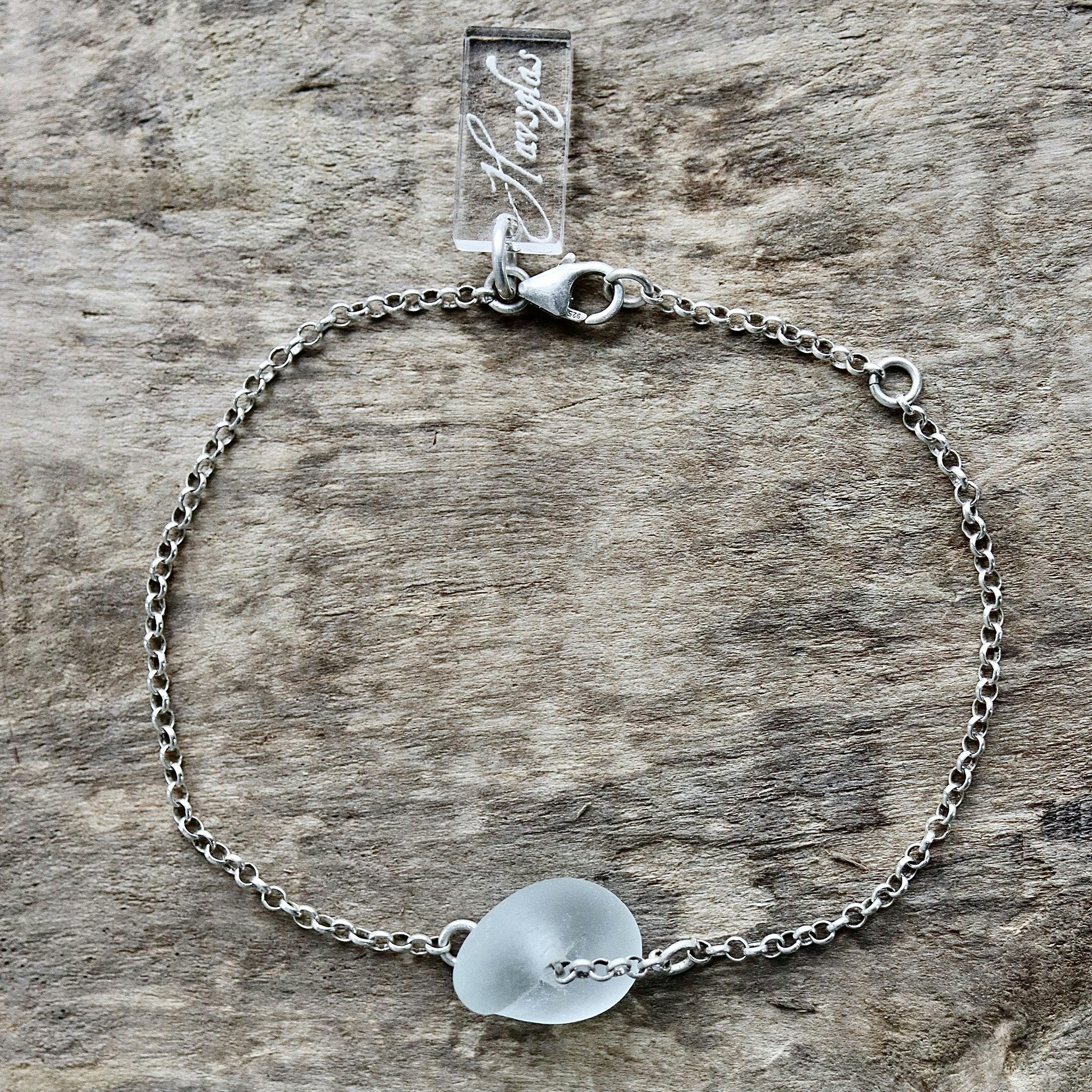 Shellshaped armband