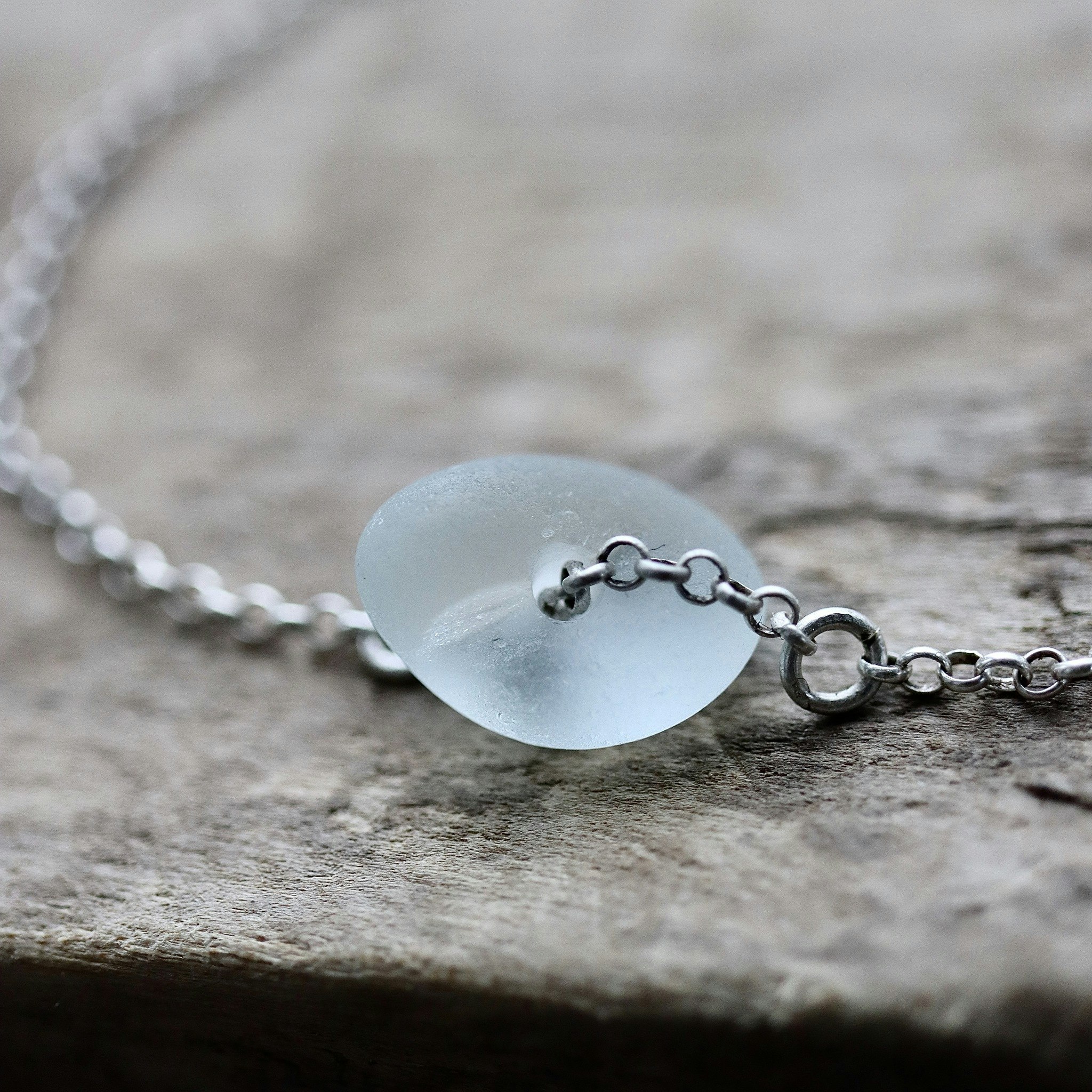 Shellshaped armband