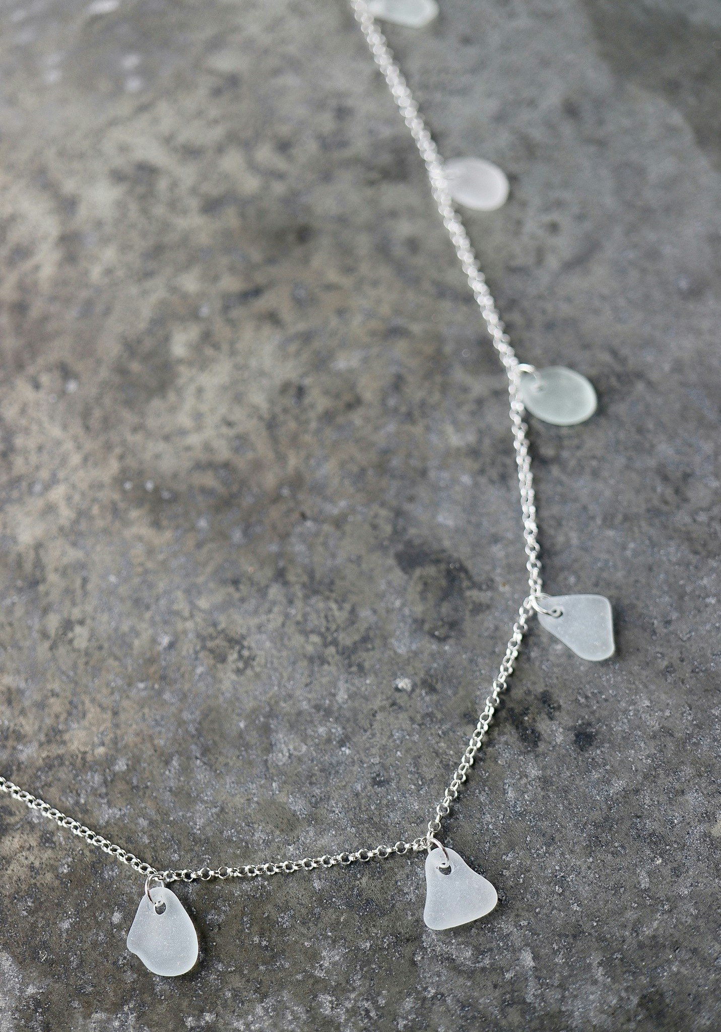 Long Treasure Hunter´s Snow White halsband
