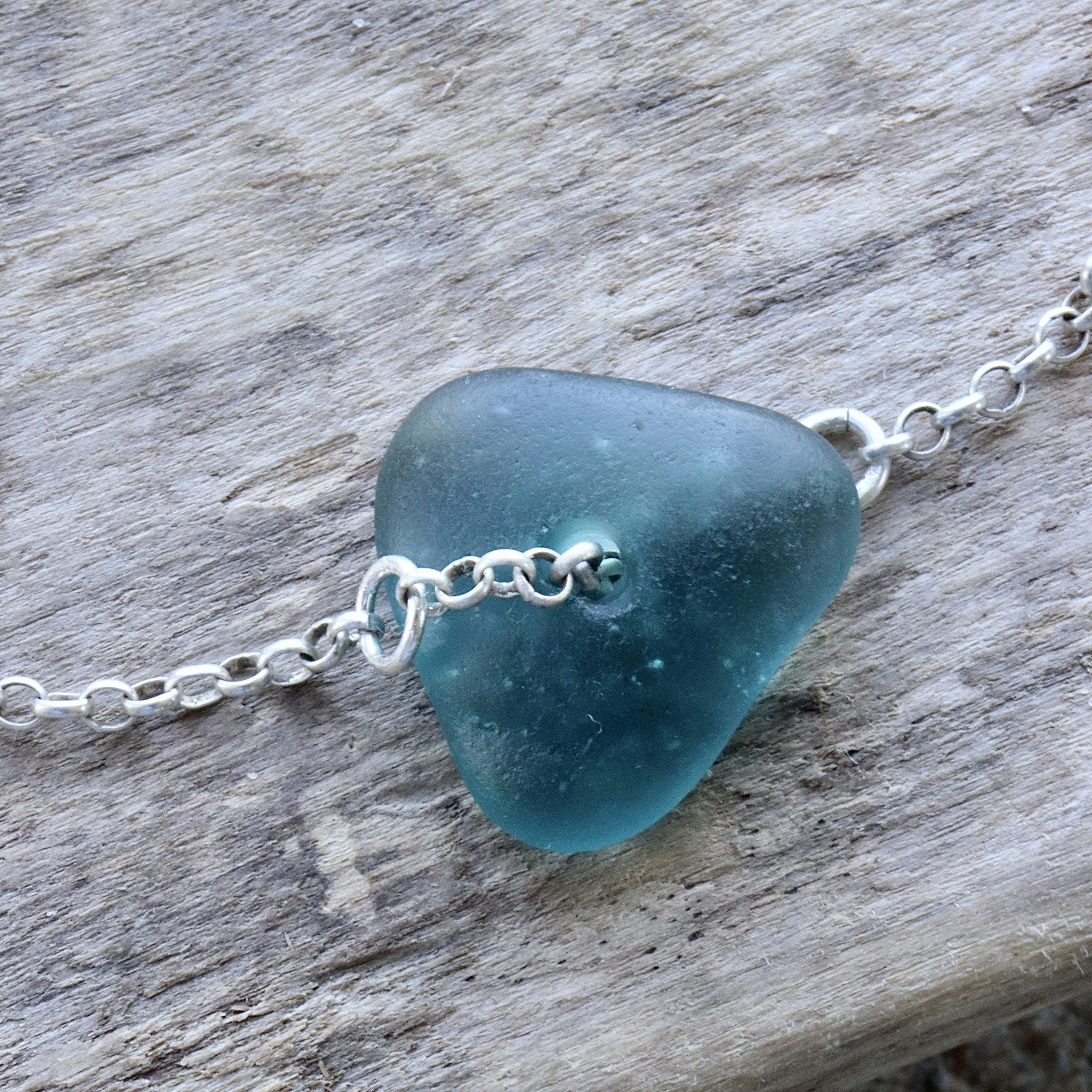 Triangle Blue armband