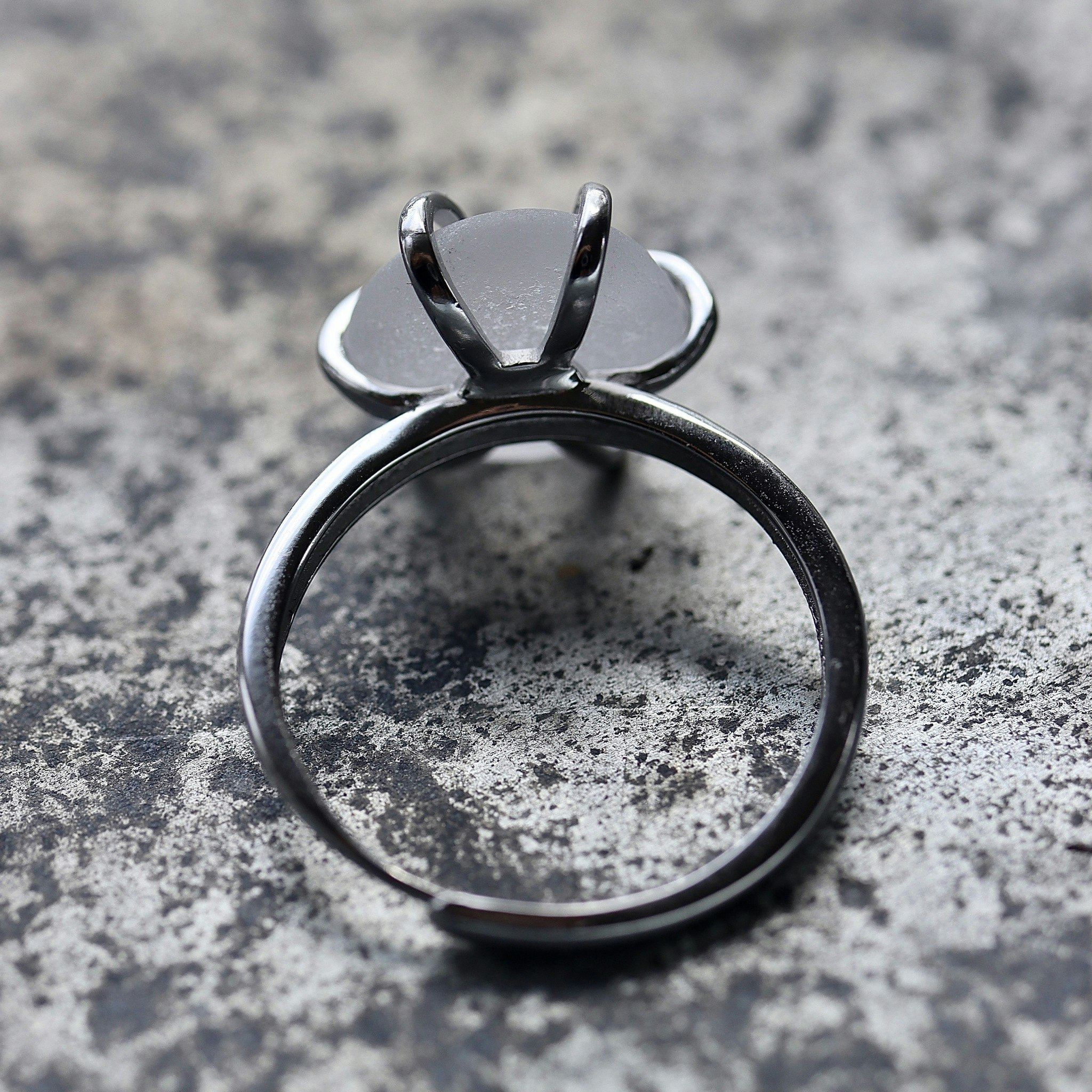 White Beauty ring