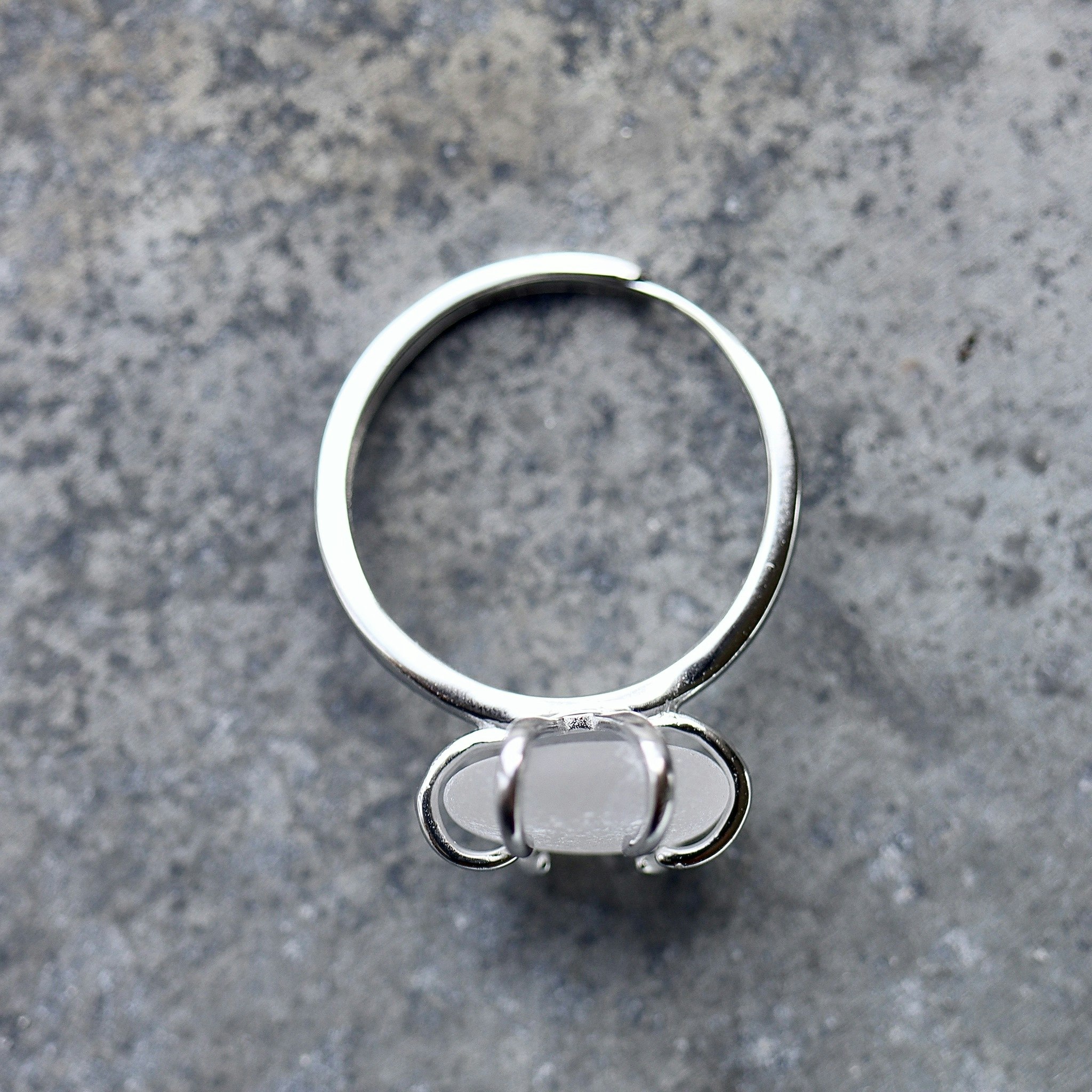 White Beauty ring