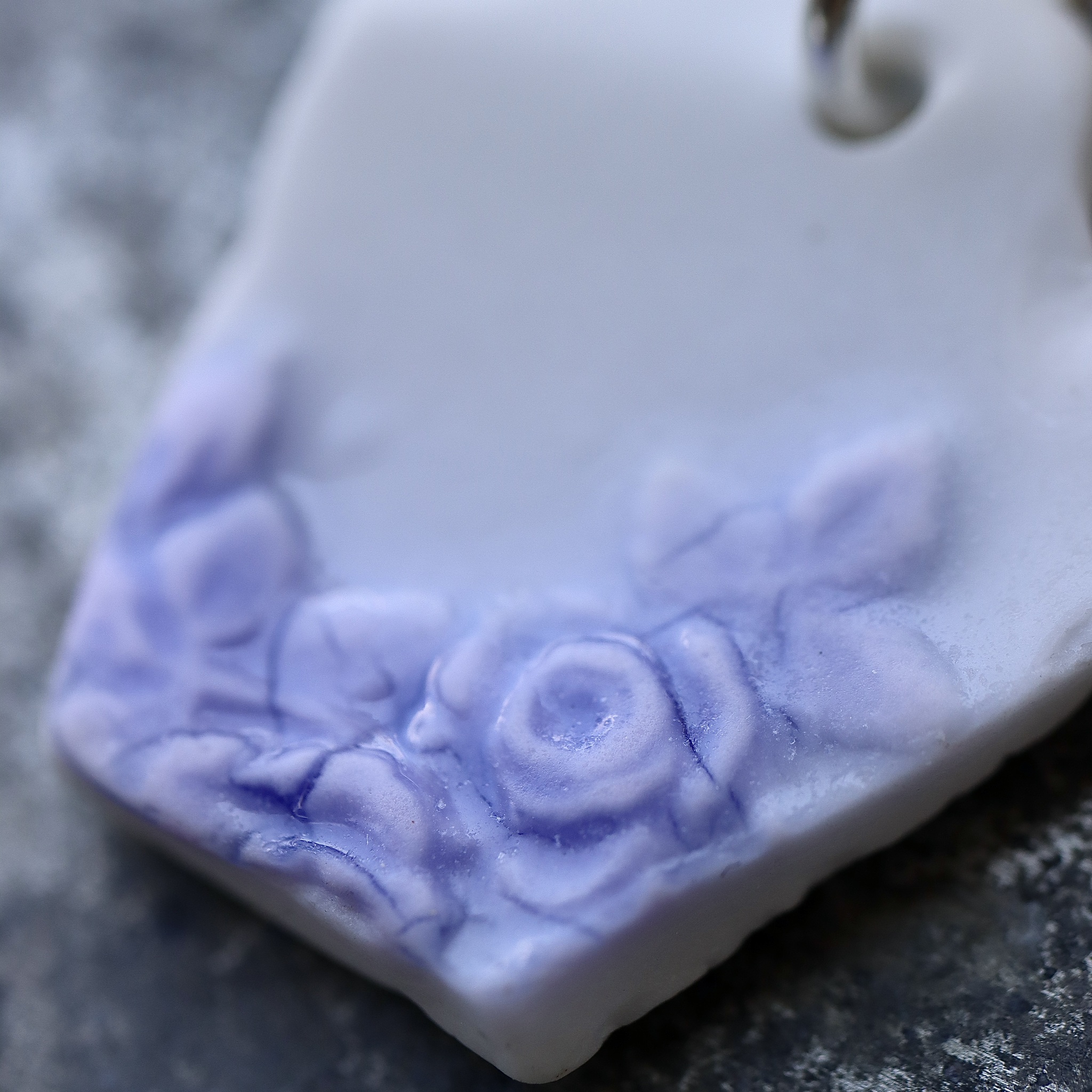 Purple Porcelain Roses halsband