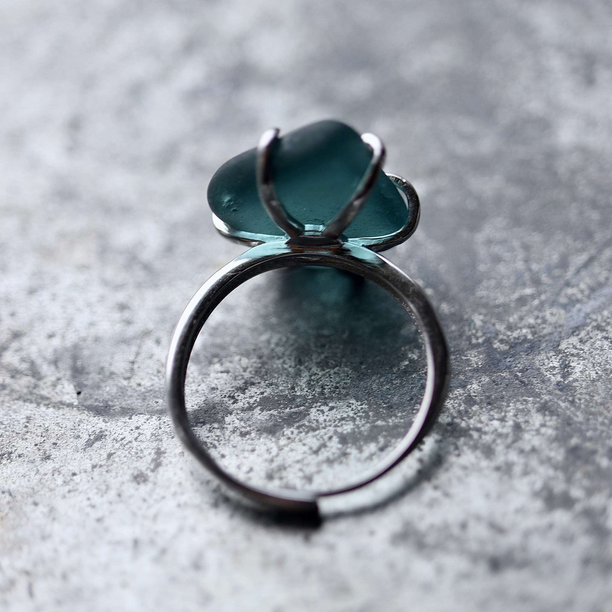 Flowing ring