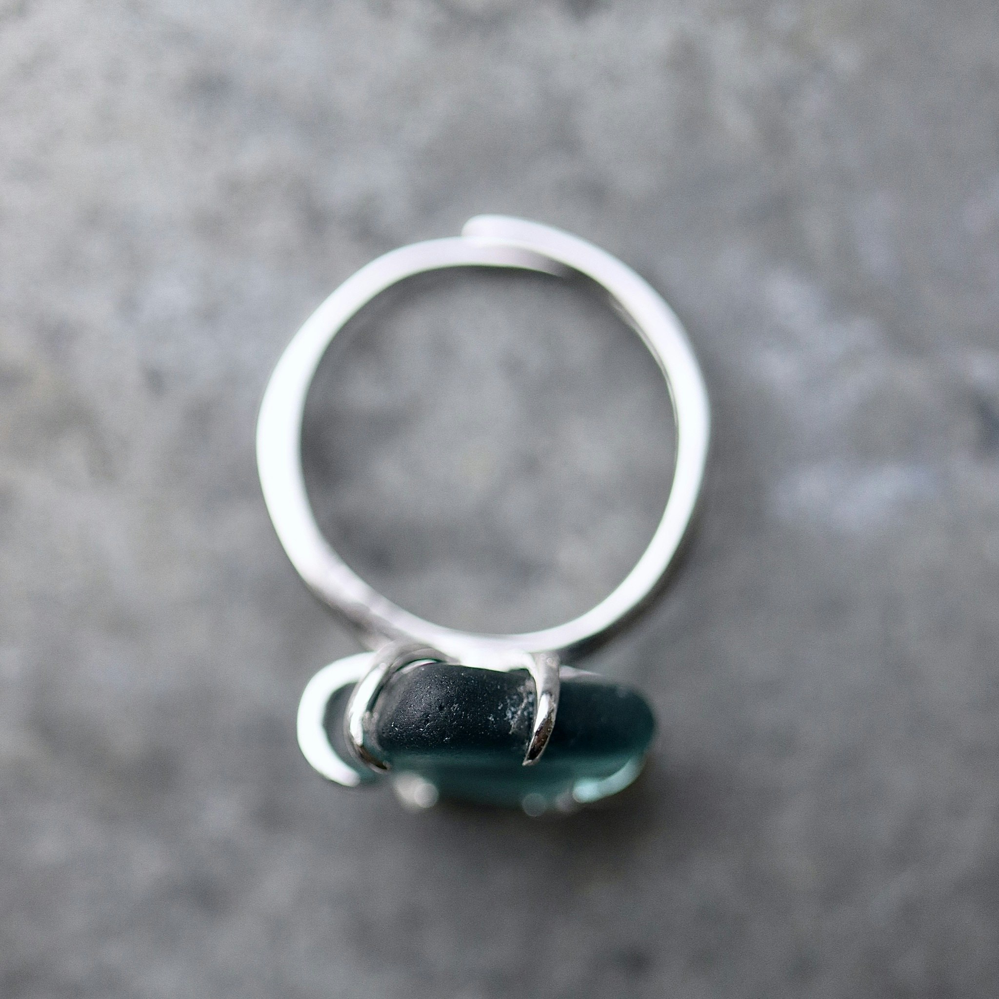 Flowing ring