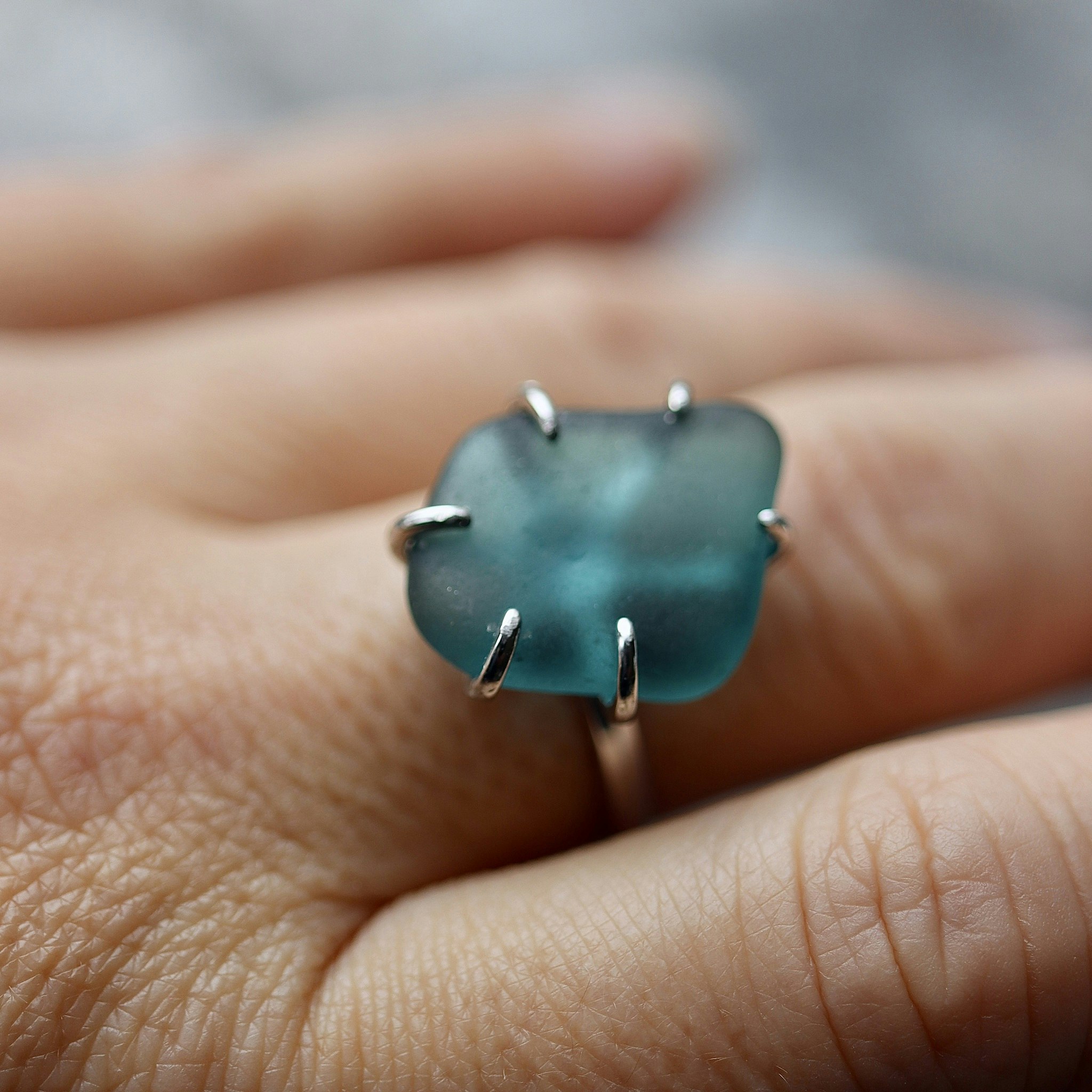 Flowing ring