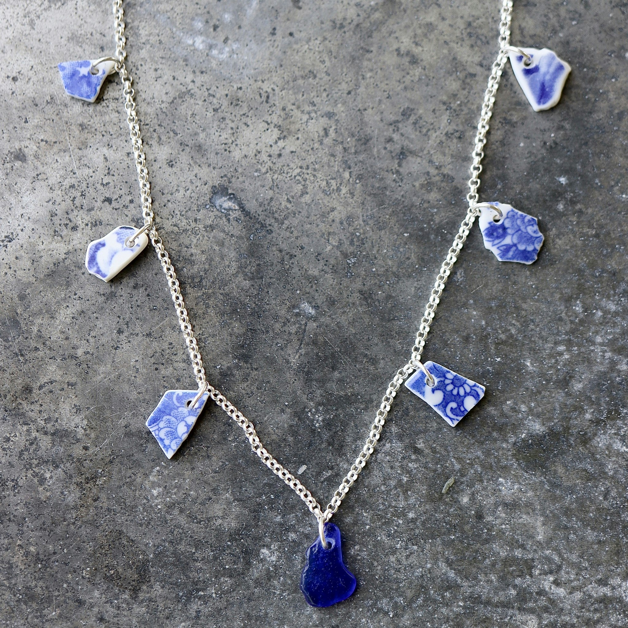 Treasure Hunter´s  Poetry In Blue halsband