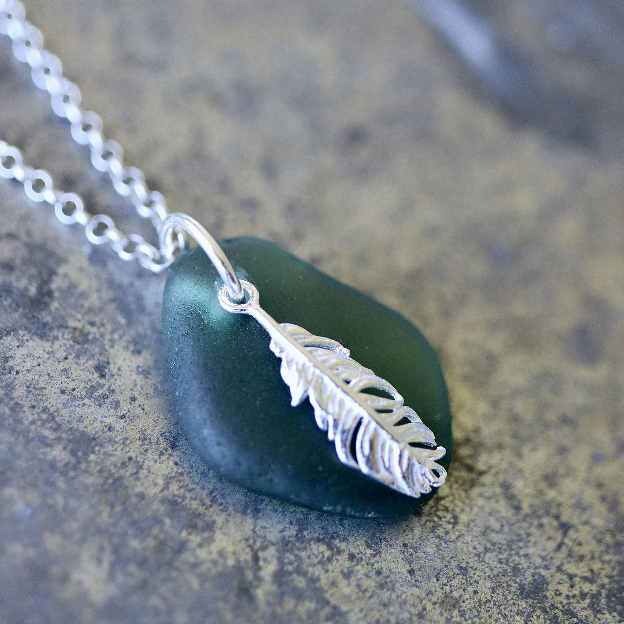 Light As A Feather berlockhalsband