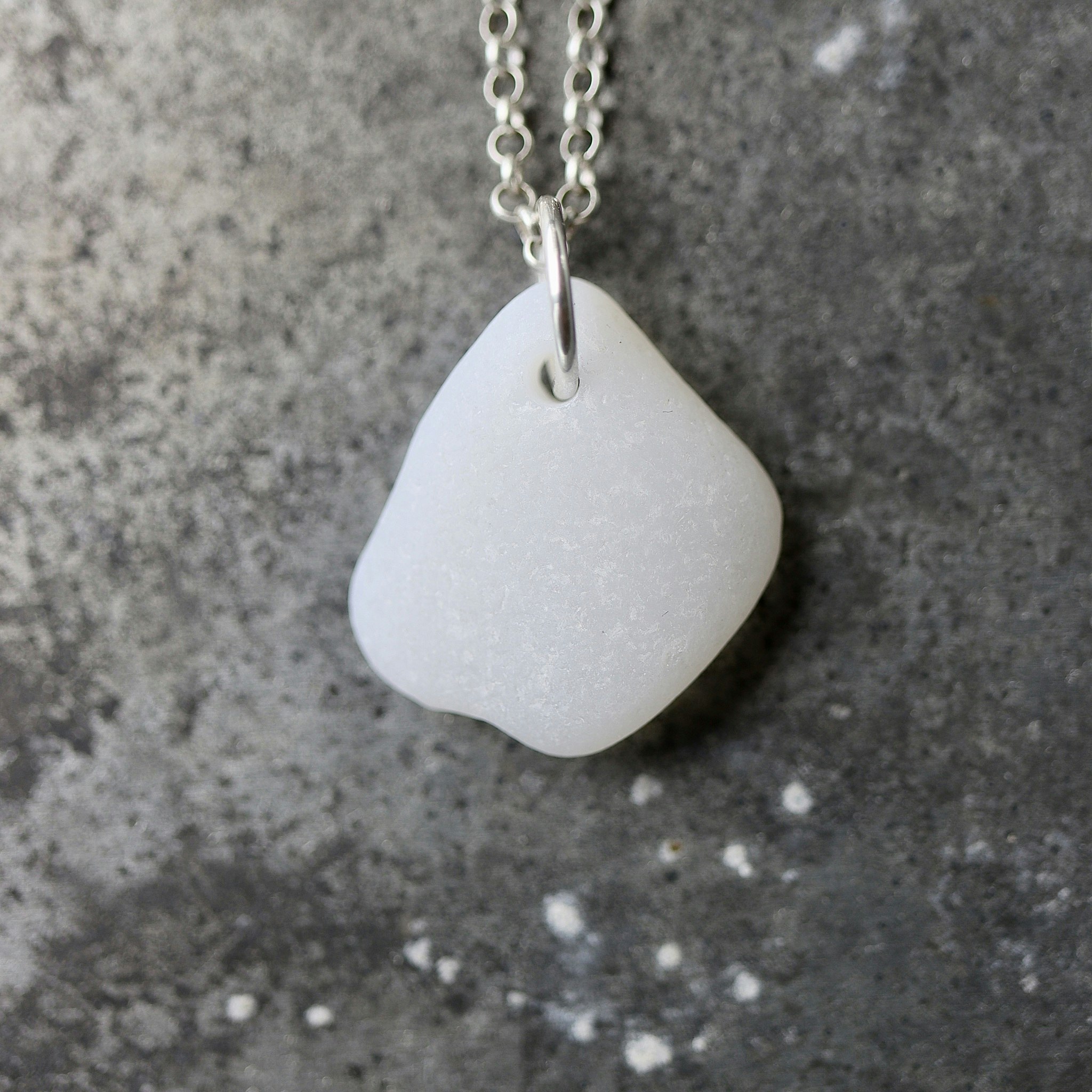 Milk White halsband
