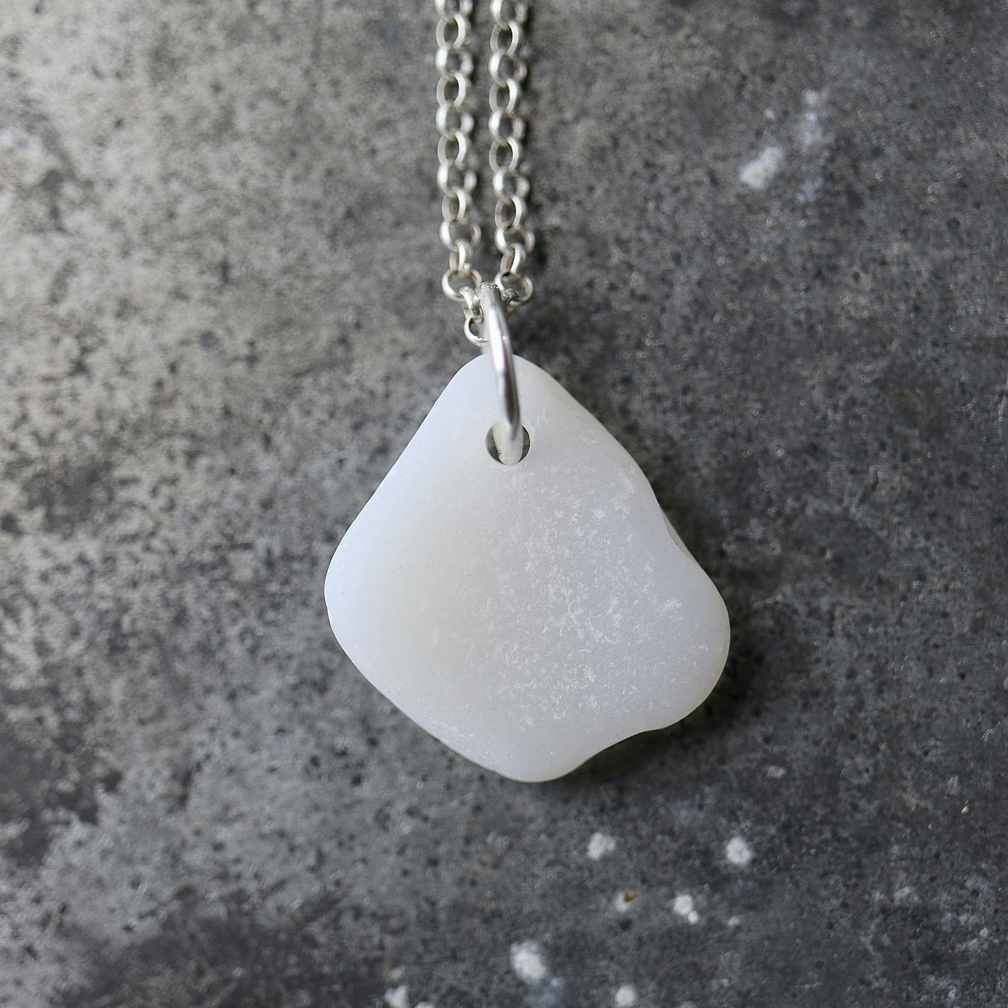 Milk White halsband