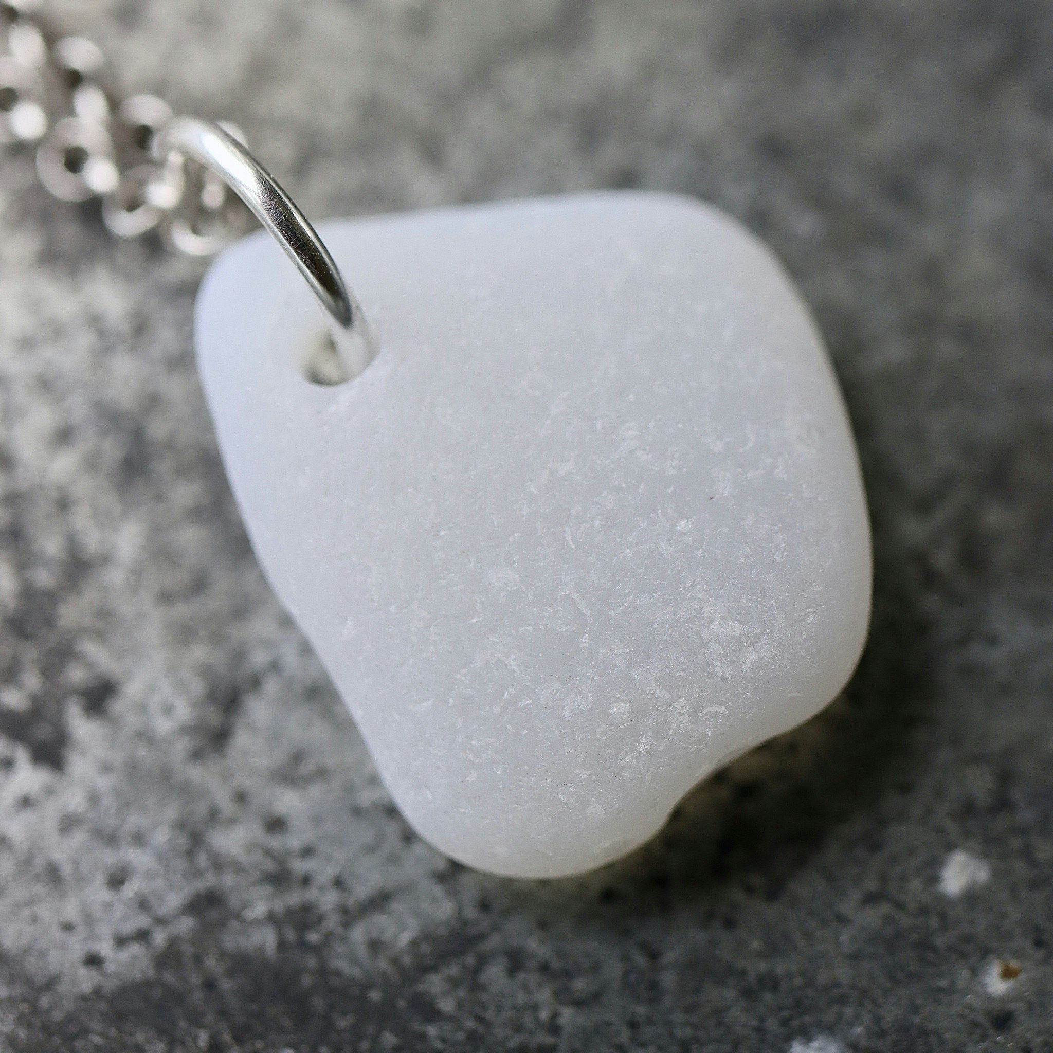 Milk White halsband