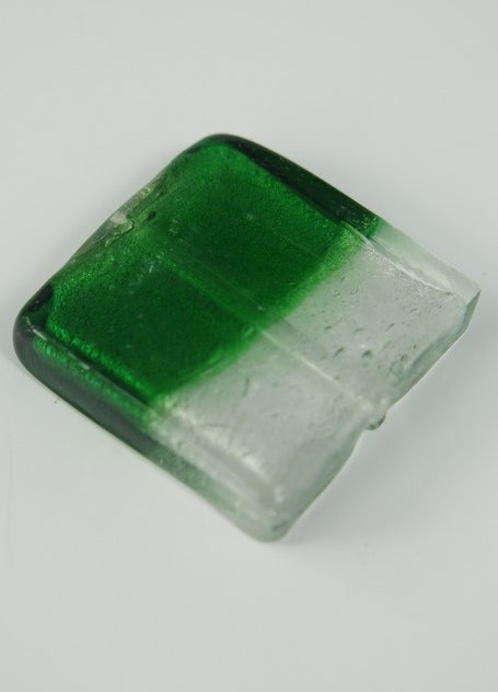 Fyrkantiga glaspärlor grön/vit