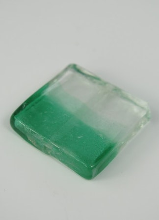 Fyrkantiga glaspärlor ljusgrön/vit