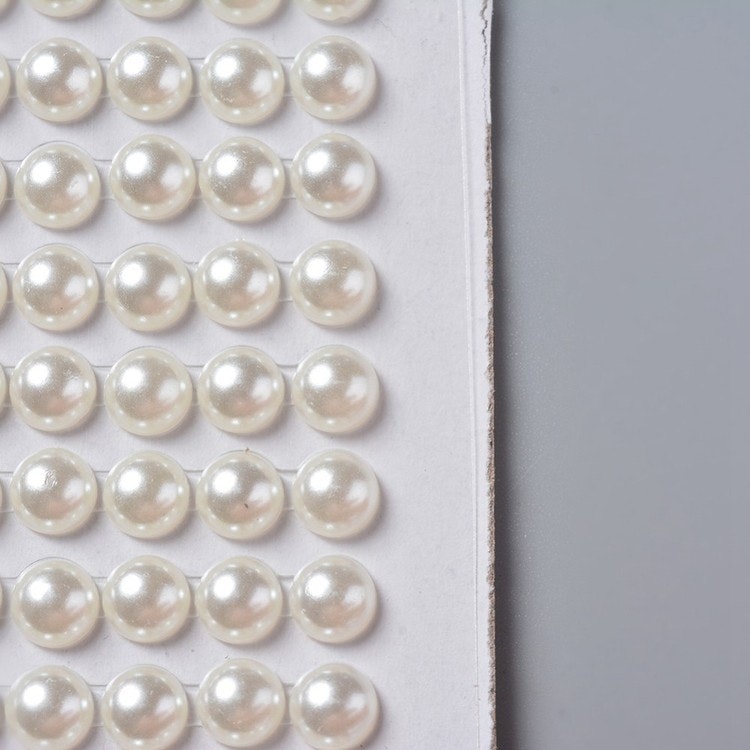 Självhäftande halv-pärlor pärlemoresin stickers 6mm