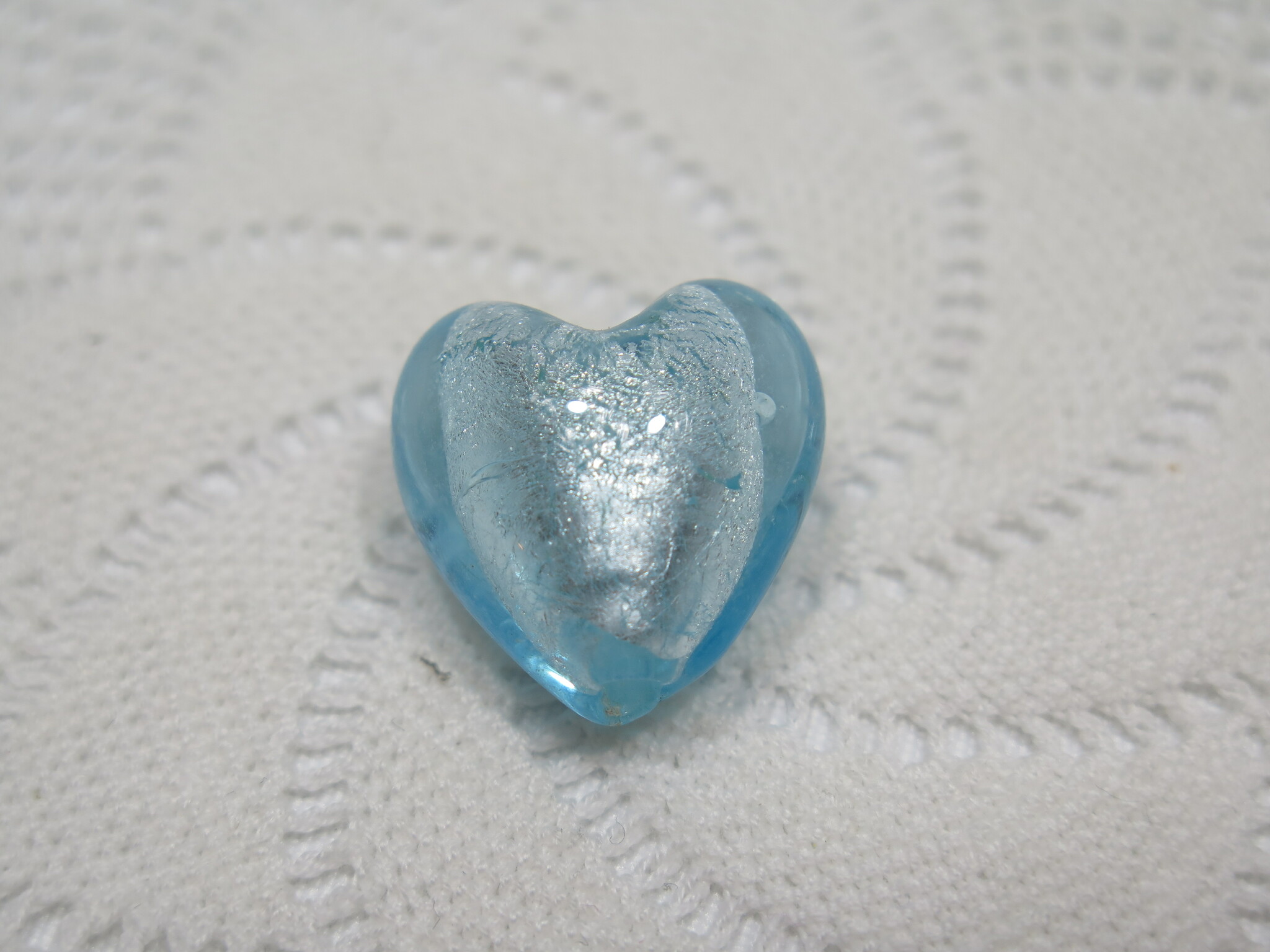 Hjärtformade glaspärlor ljusblå 10-p